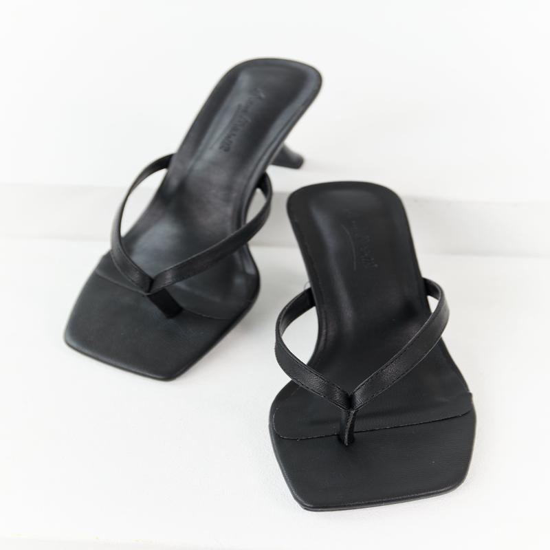 Black Textured Thong Strap Square Toe Heels