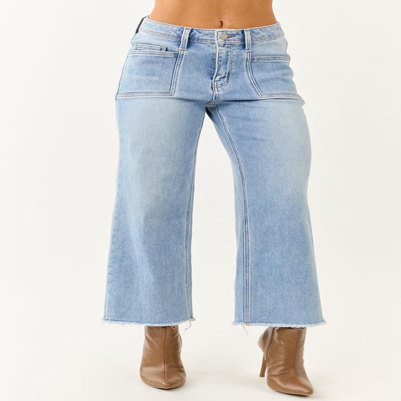 Vervet Light Wash Slim Wide Stretchy Crop Jeans