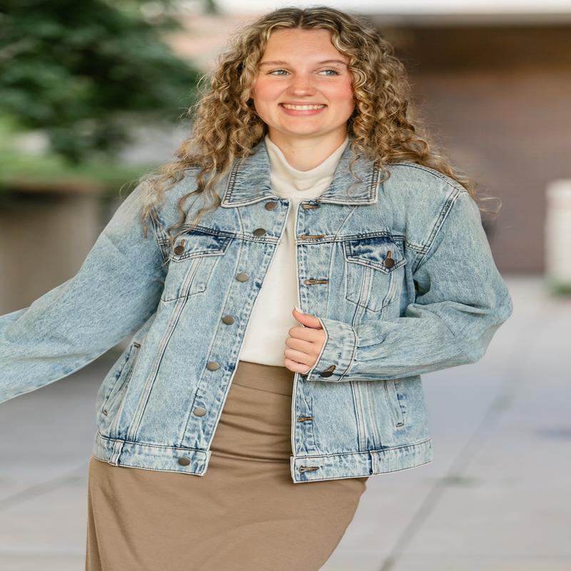 Kut from the Kloth Emmy Light Wash Oversized Denim Jacket