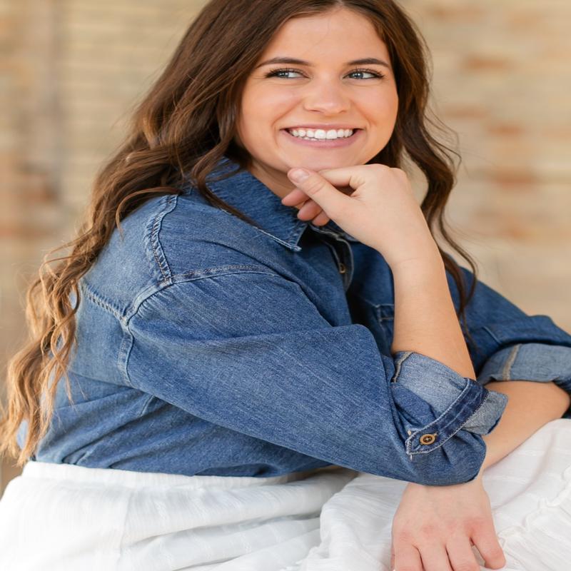 Kut from the Kloth Leighton Linen Blend Denim Long Sleeve Top