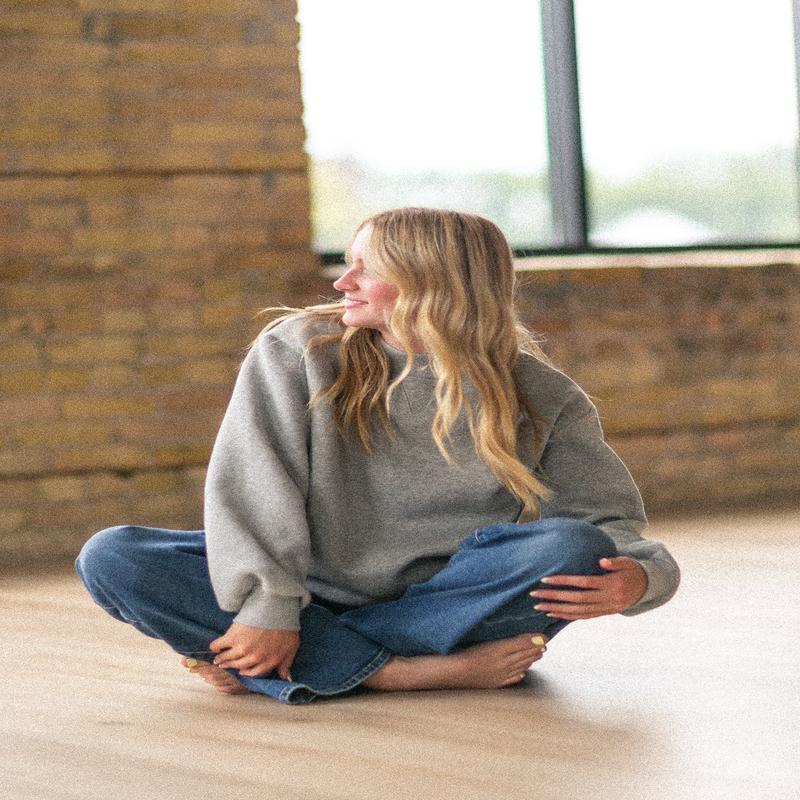 Nelly Crewneck Gray Sweatshirt