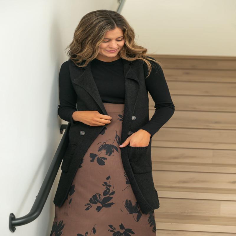 Sleeveless Notched Collar Long Sweater Vest