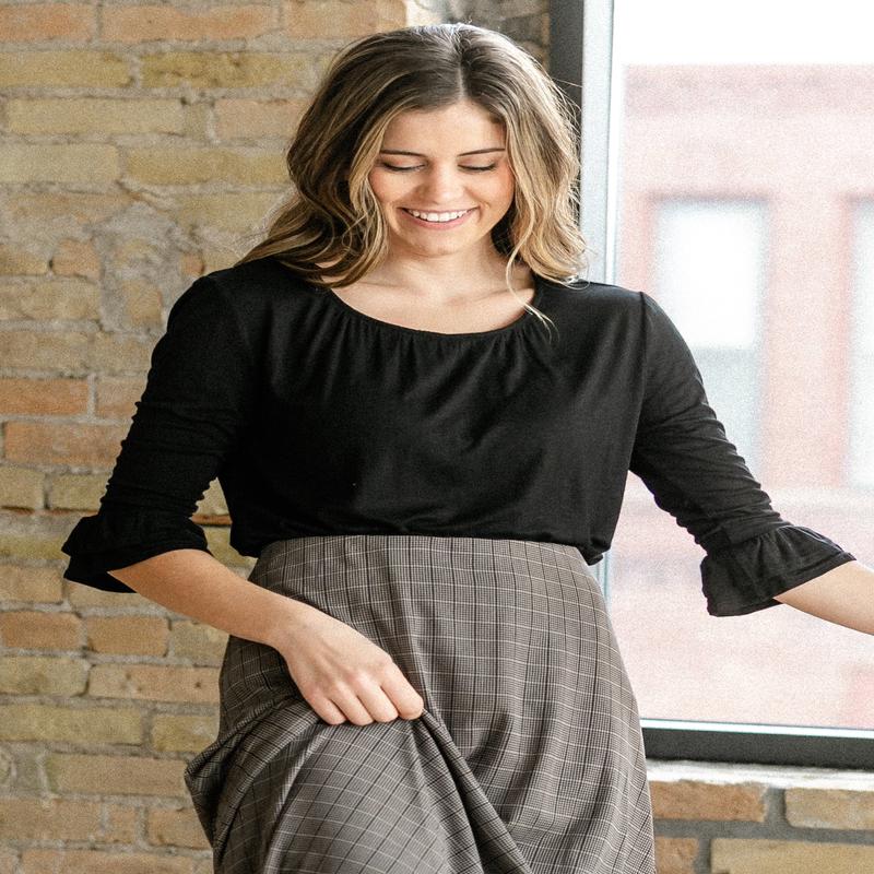 Essential Ruffled 3/4 Sleeve Top