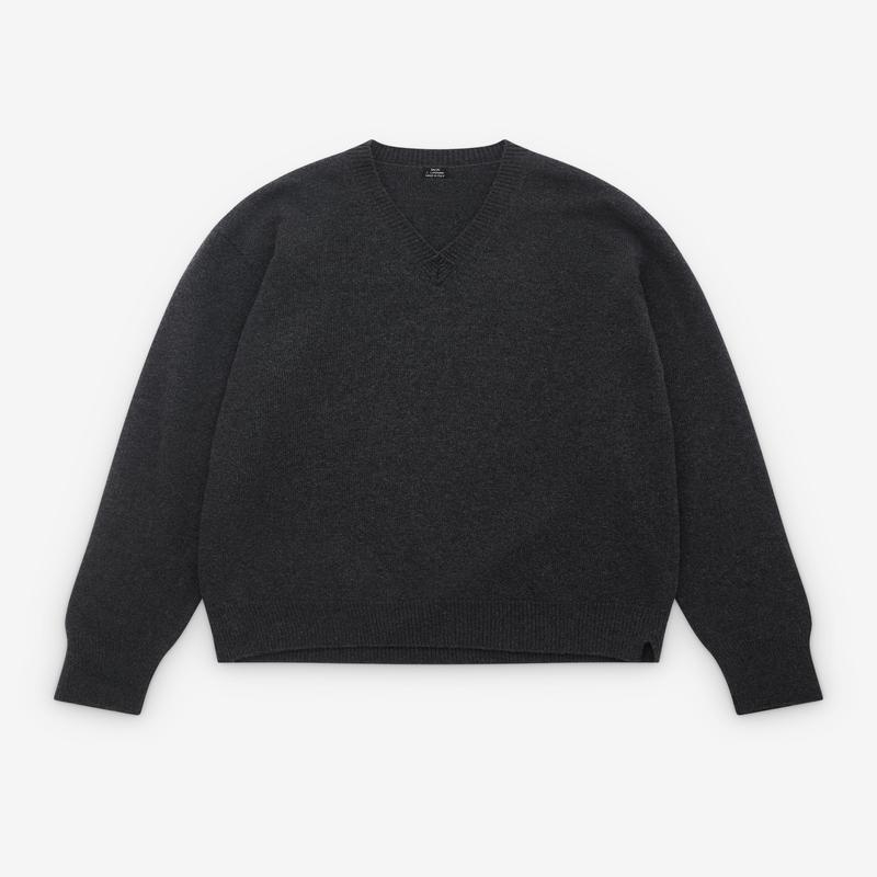Salon C. Lundman - Men's V Neck Sweater - (Dark Grey)