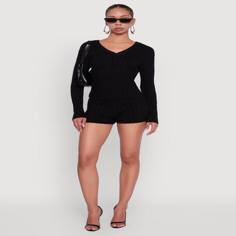 Mid Rise Cable Knit Shorts