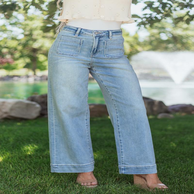 Hidden Light Wash Patch Pocket Stretchy Wide Leg Jeans