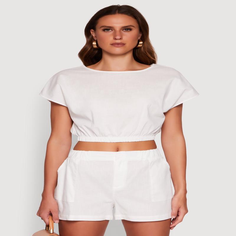 Chic Button Back Keyhole Cropped Blouse