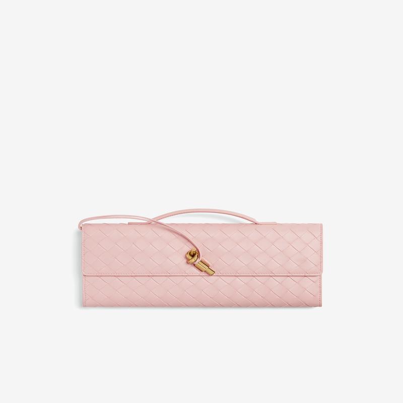 Bottega Veneta - Andiamo Clutch - (Rose)