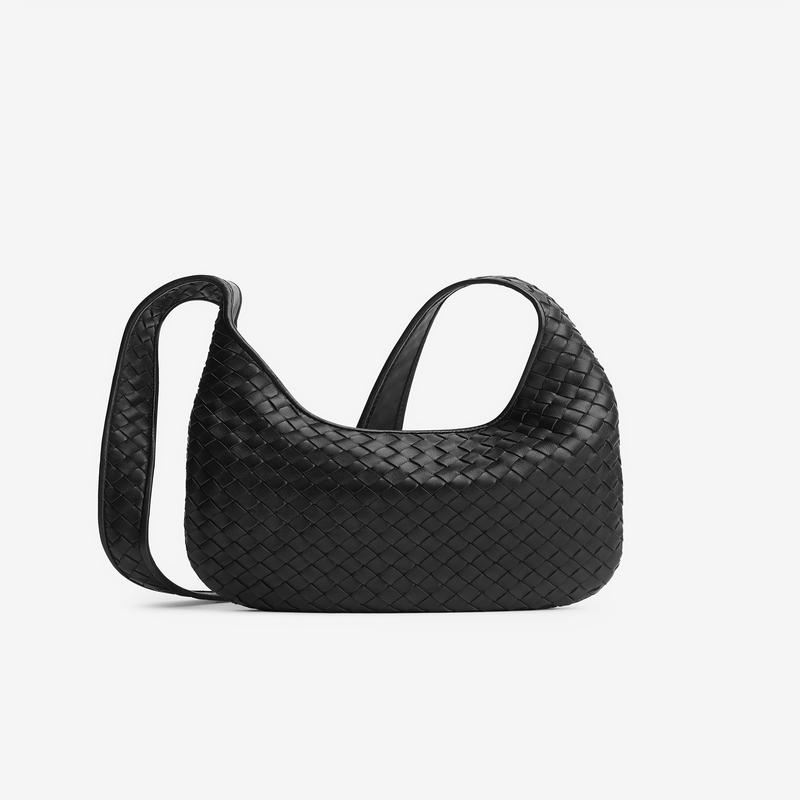 Bottega Veneta - Small Veneto Bag - (Black)
