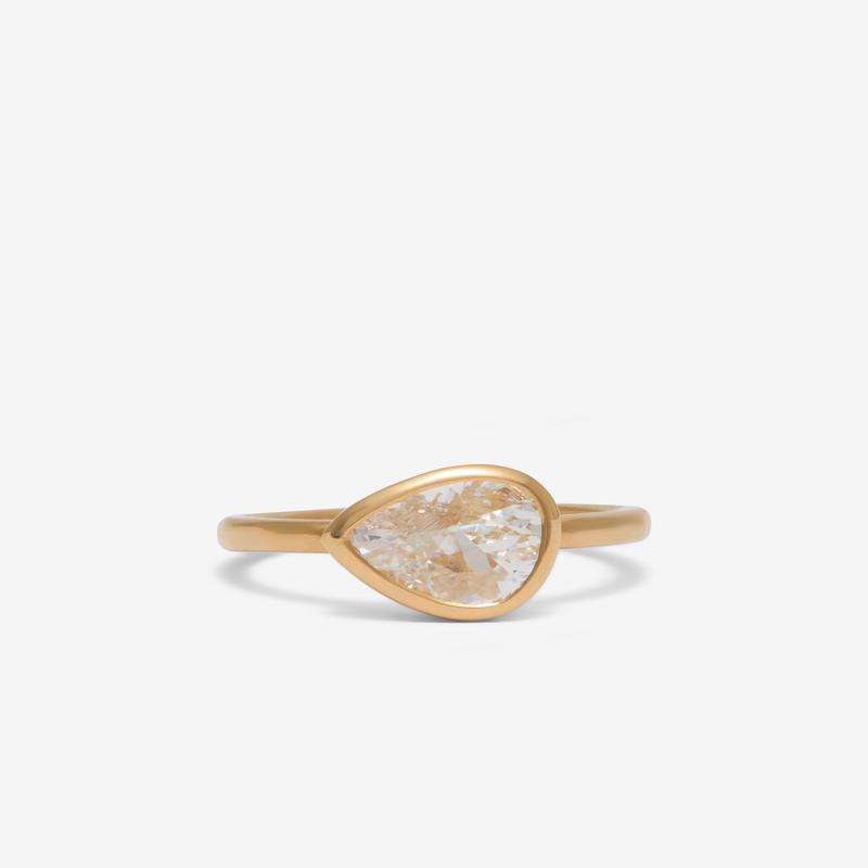 William Welstead - Pear Shaped Diamond Gold Ring - (Yellow Gold)