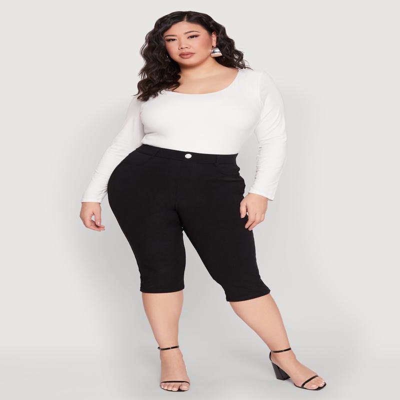 Plus Size Basic Scuba Capri Pants