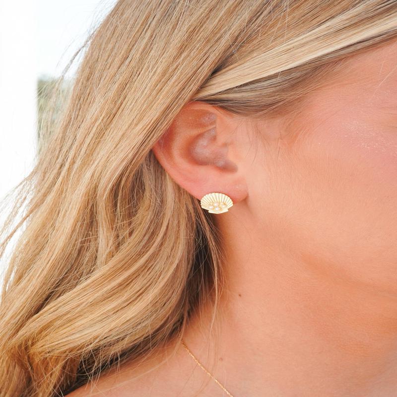 Cutie Clam Earrings