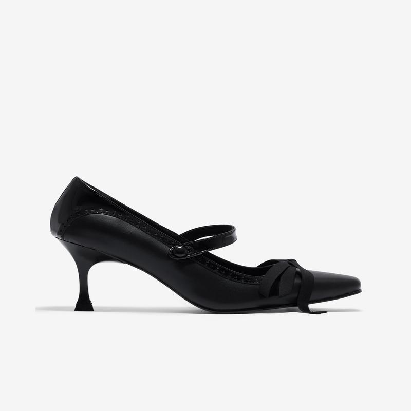 Renaissance Renaissance - Womens Dame Kitten Heel - (Black)