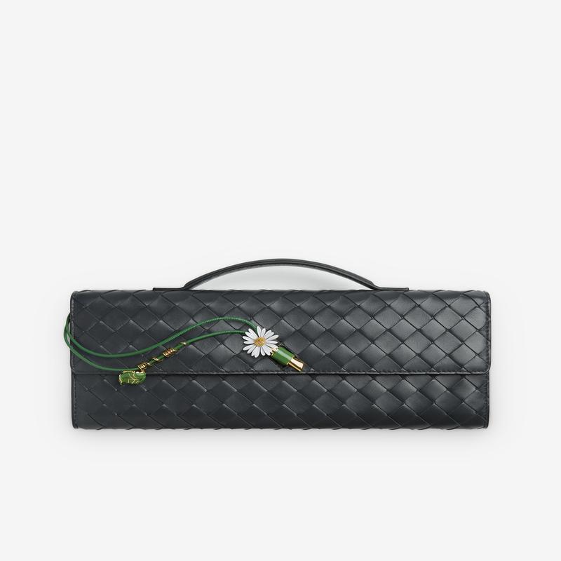 Bottega Veneta - Womens Andiamo Clutch - (Ardoise)