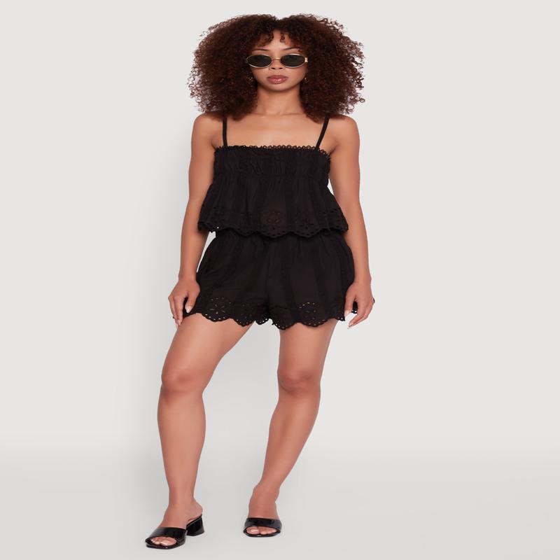 Haute Monde Trendy Mid Rise Scallop Trim Shorts