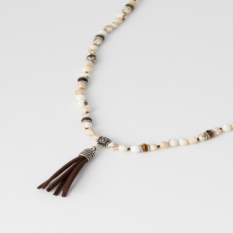 BASIL NECKLACE IN CREAM