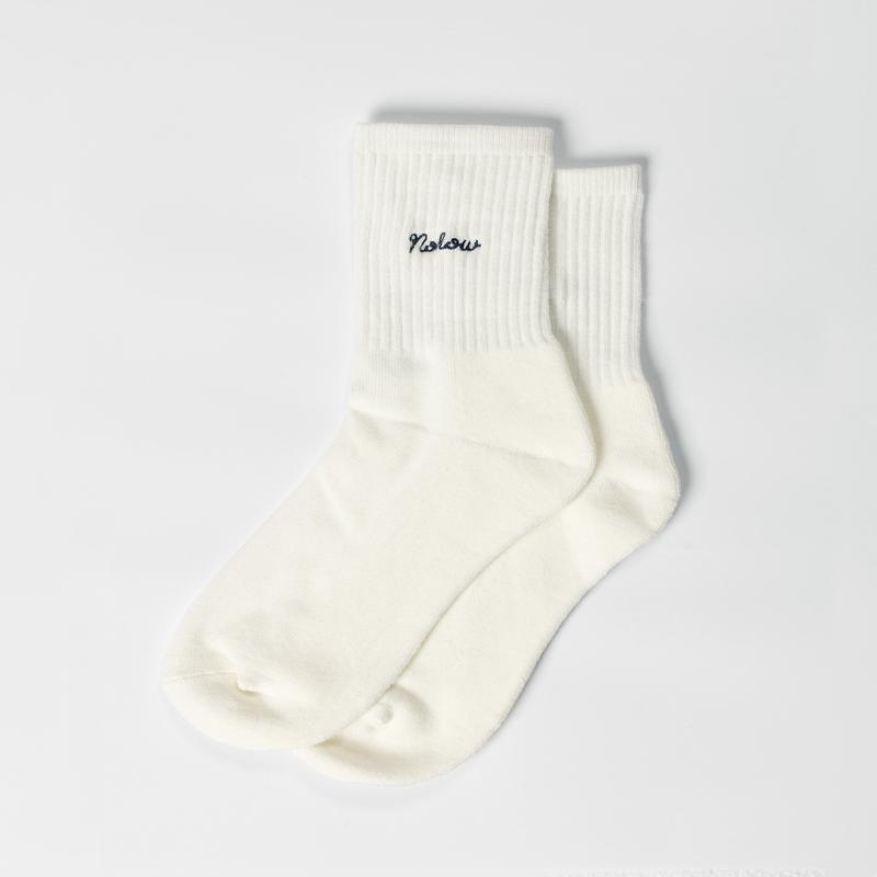 NOHOW CREW SOCKS IN CREAM