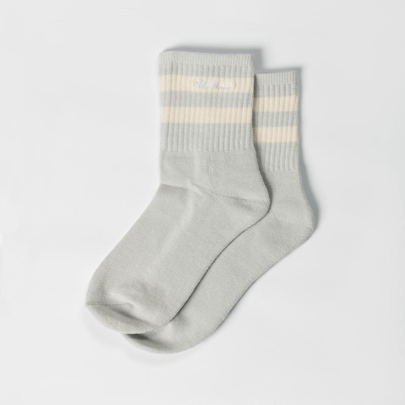 NOHOW STRIPED CREW SOCKS IN PEARL