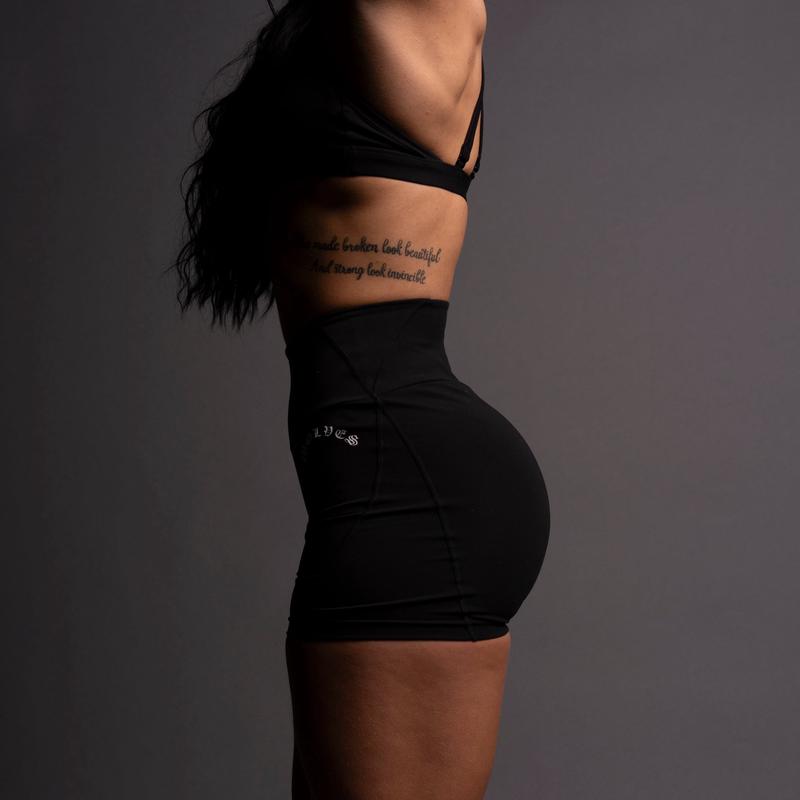 Chopper "Alexa" Energy Shorts in Black