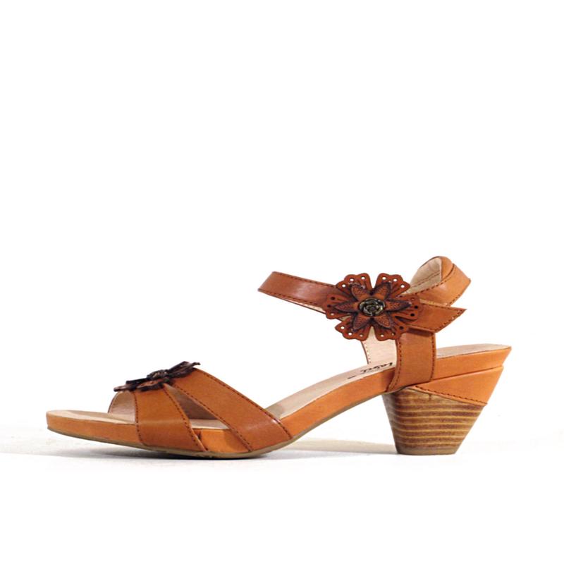 Daphne Retro Floral Heels