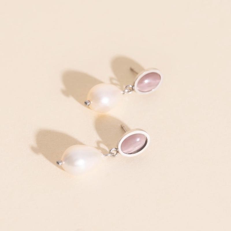 Elizabeth Taylor Stud Earrings