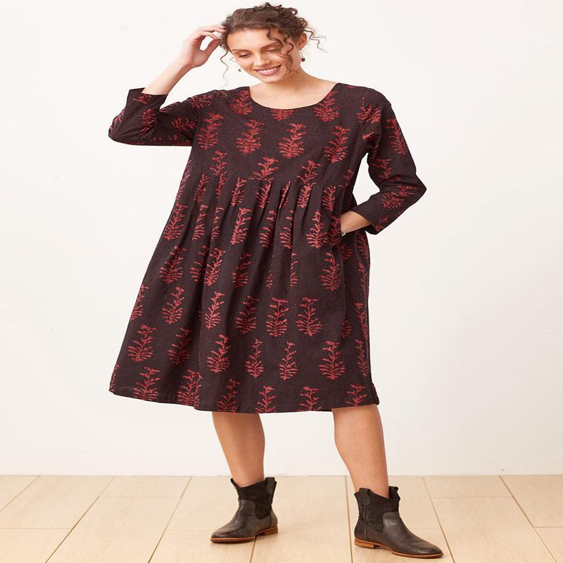 Geethali Batik Print Scoop-Neck Knee-Length Dress - Black/Sumac