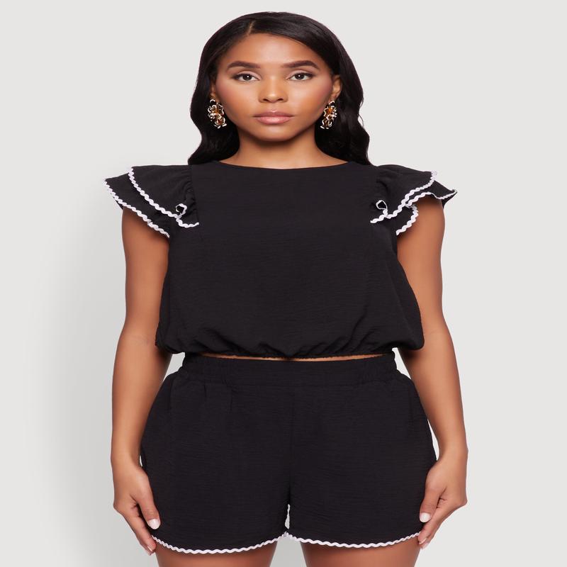 Chic Crepe Knit Cropped Blouse with Tiered Sleeves