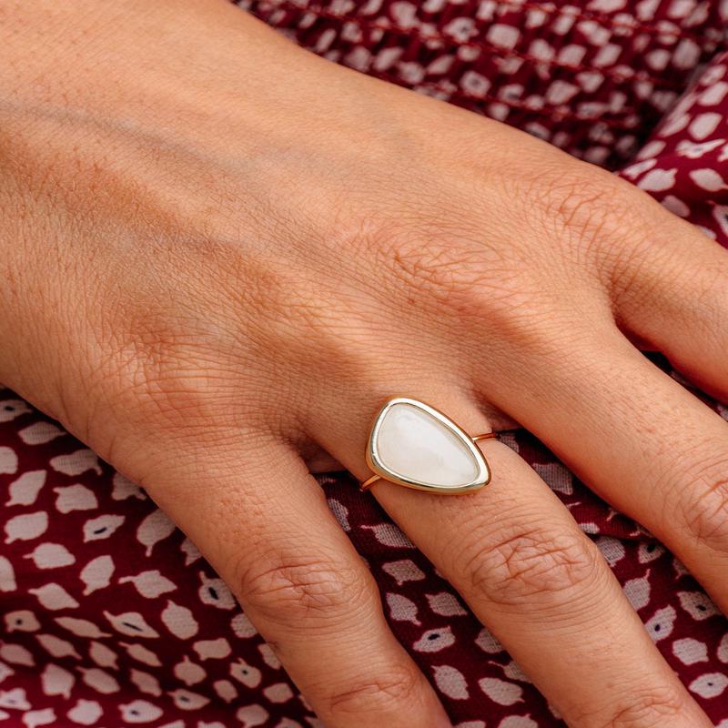Ivory Orante Resin Stone Acrylic Ring