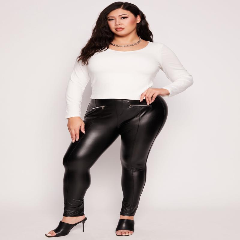 Plus Size Faux Leather Pintuck Leggings