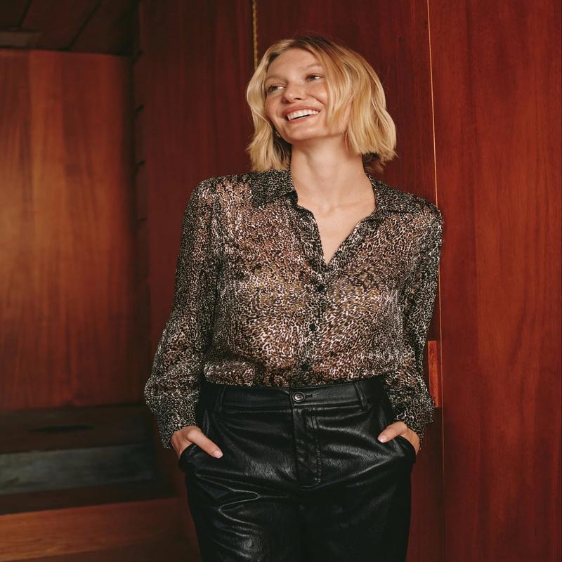 Bella Dahl Bishop Sleeve Leopard Button Down Shirt