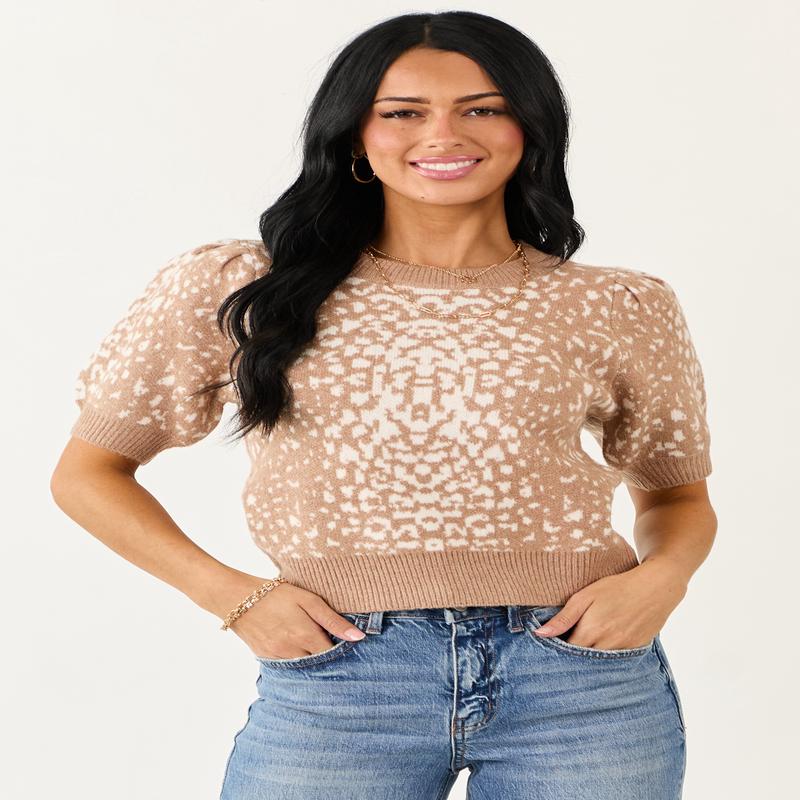 Entro Latte Abstract Print Short Sleeve Sweater Top