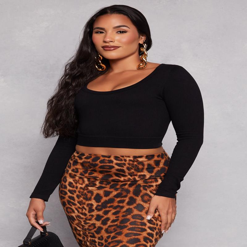 Seamless Ribbed Scoop Neck Crop Top